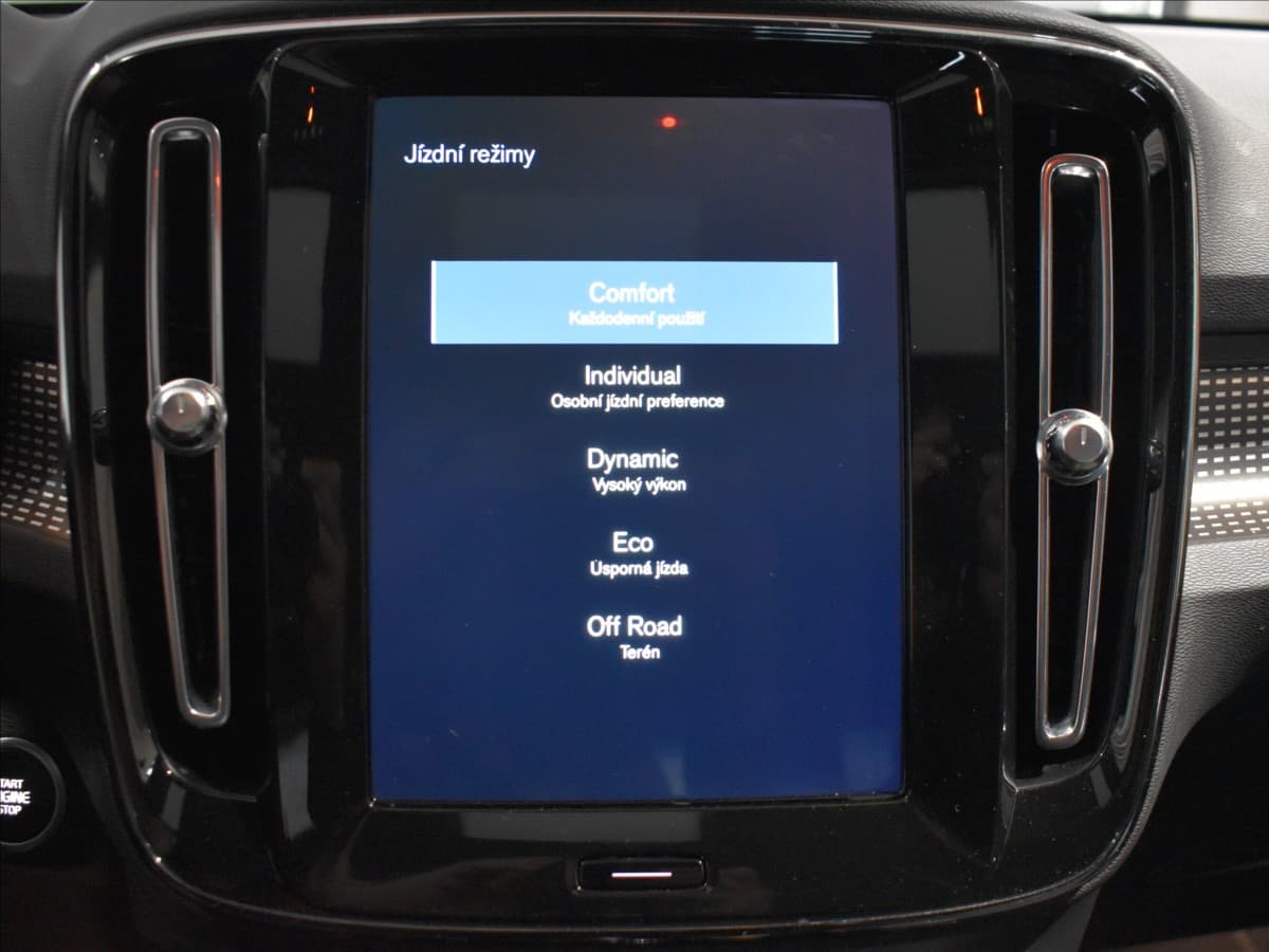 2021 Volvo XC40 - 19