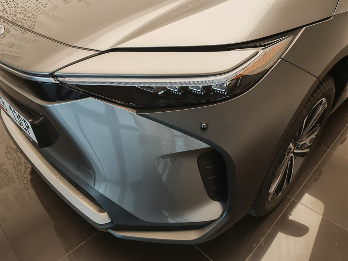 2025 Toyota Bz4x - 7