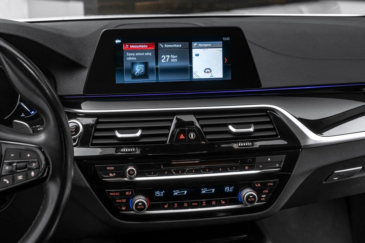 2019 BMW 5-Series - 14