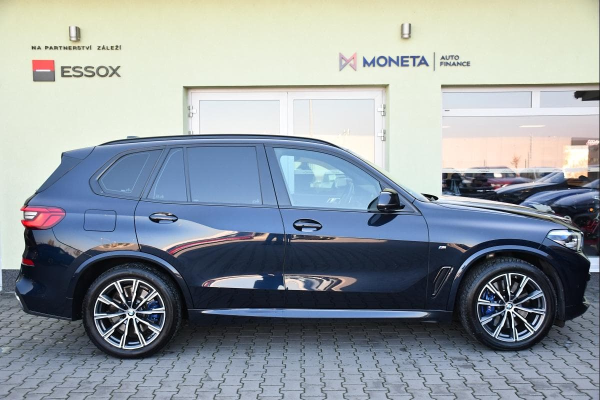 2019 BMW X5 - 12