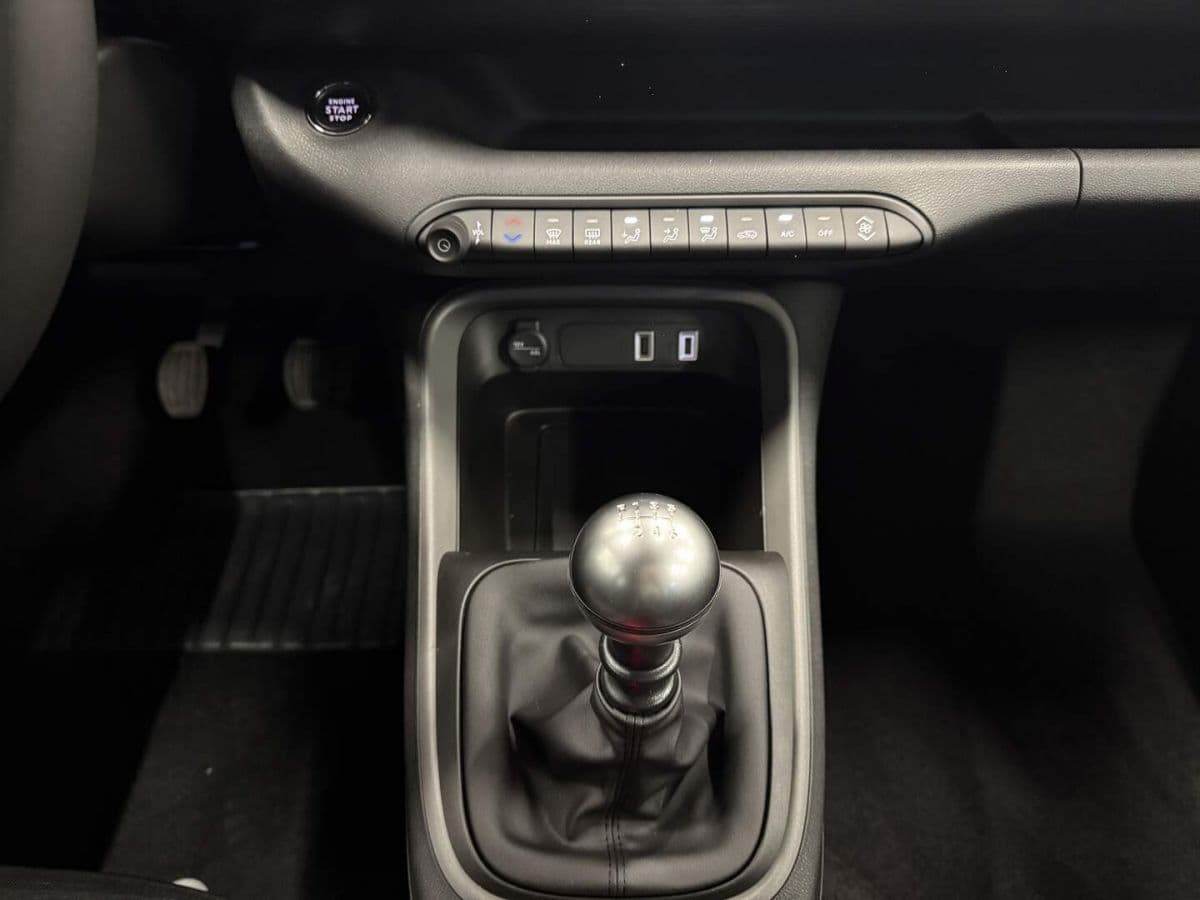 2025 Jeep Avenger - 14