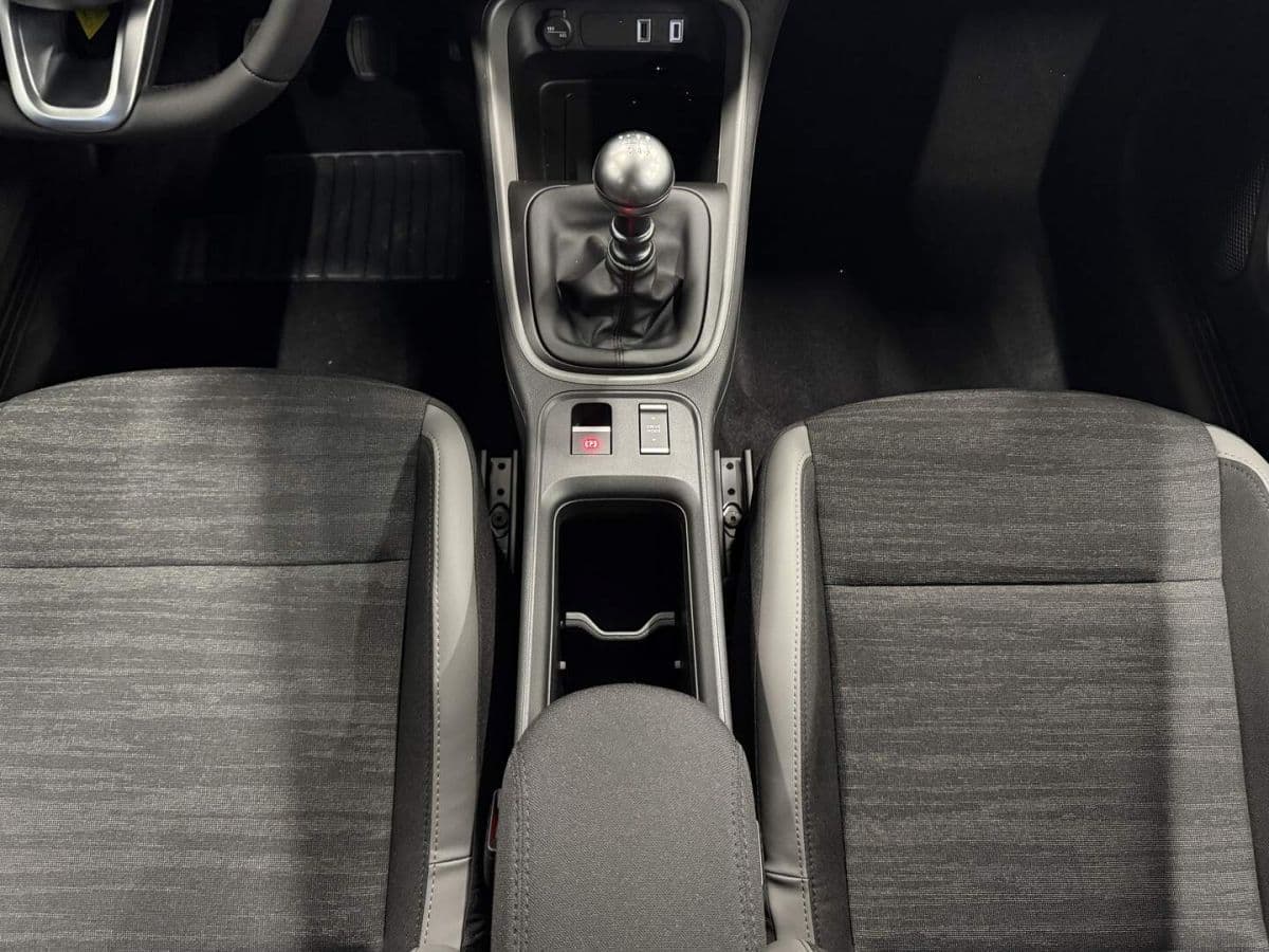 2025 Jeep Avenger - 15