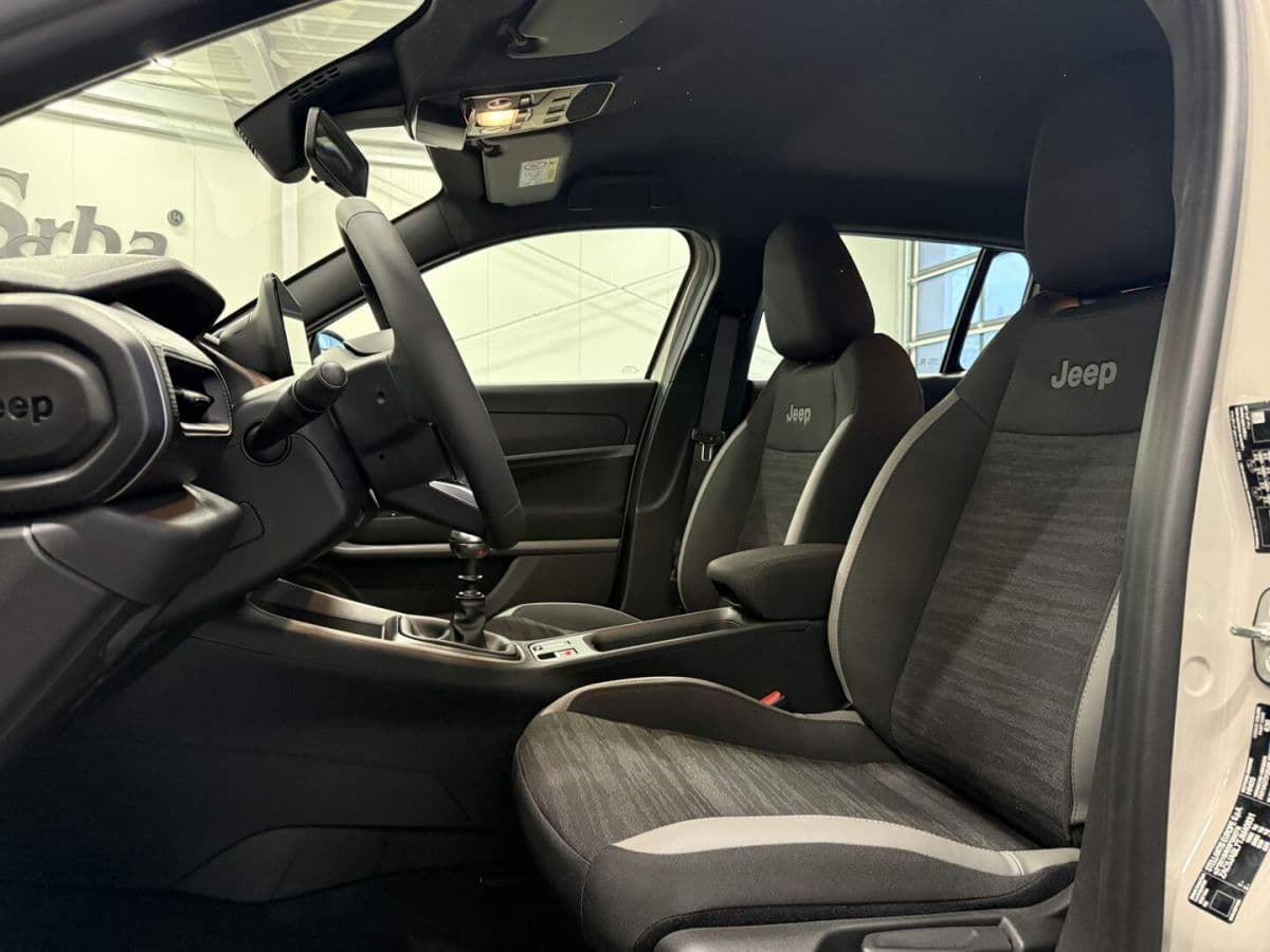 2025 Jeep Avenger - 18