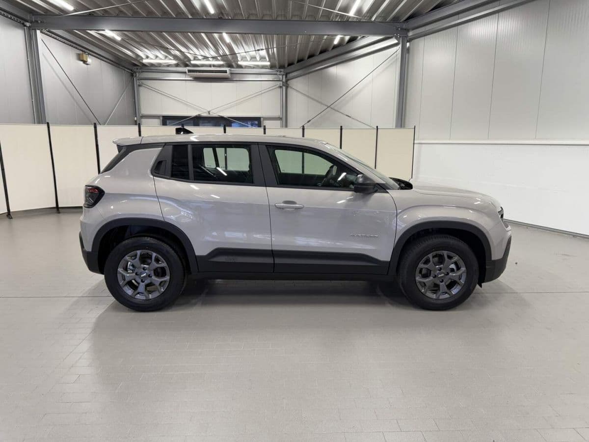 2025 Jeep Avenger - 5