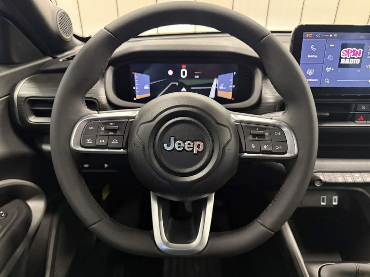 2025 Jeep Avenger - 8