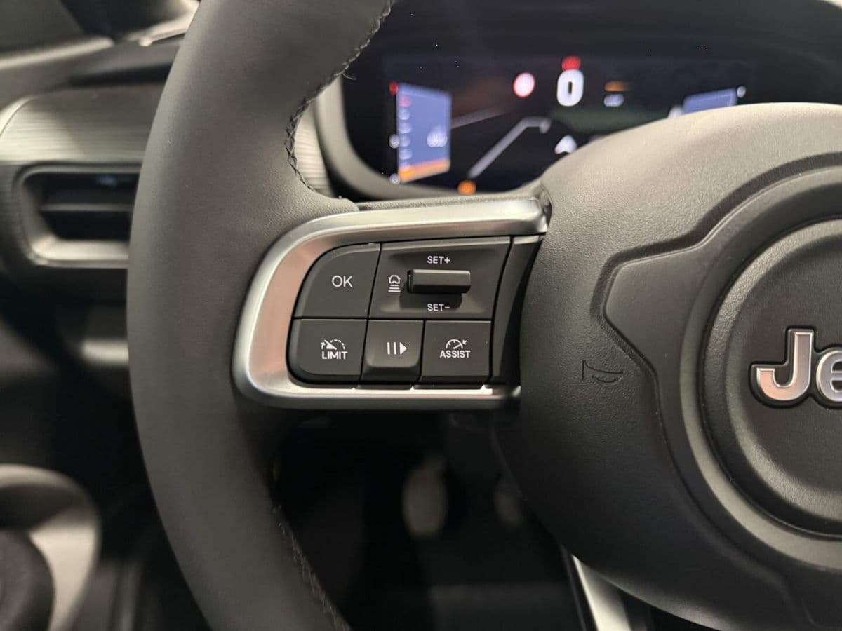 2025 Jeep Avenger - 10