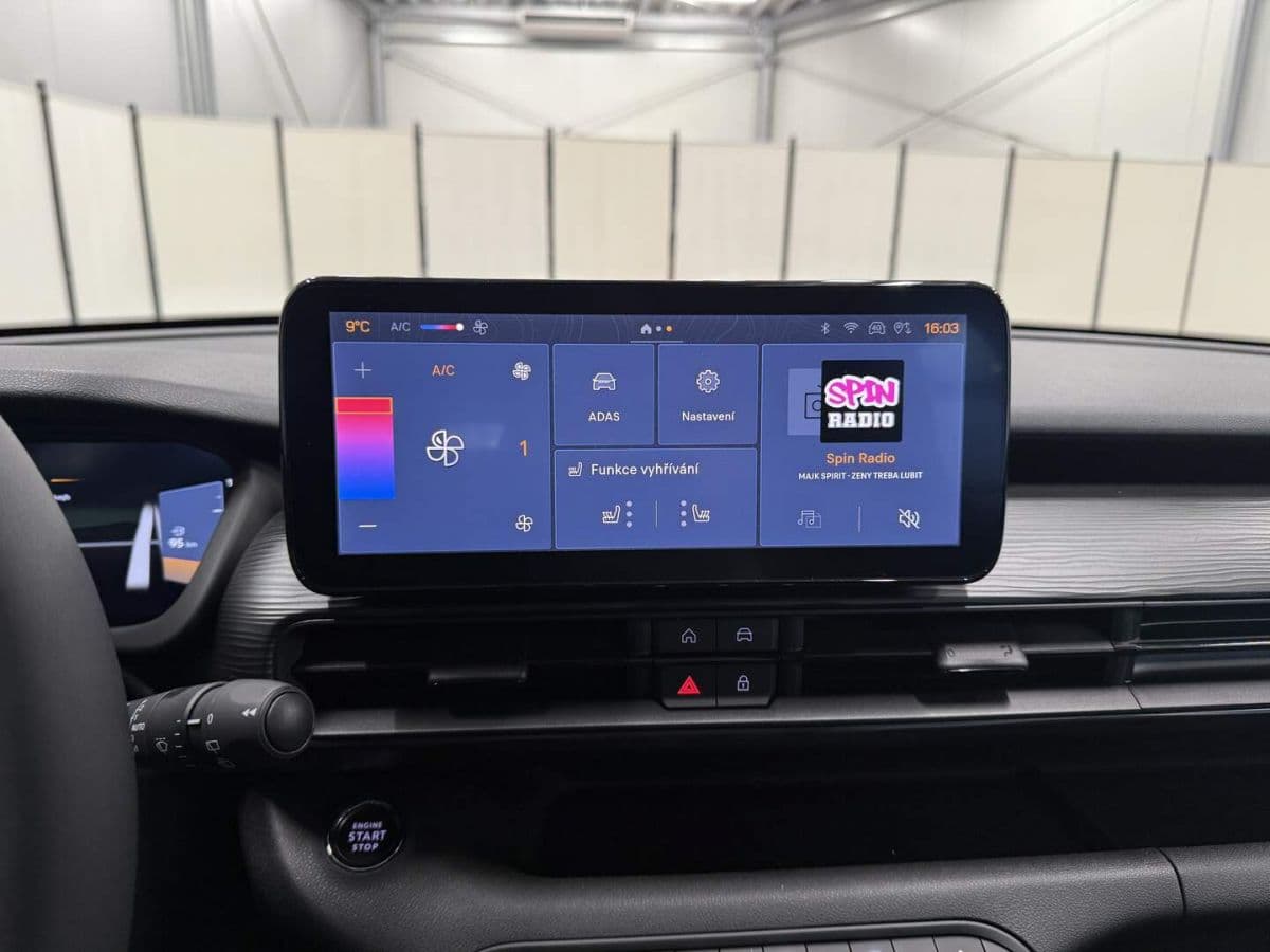 2025 Jeep Avenger - 12