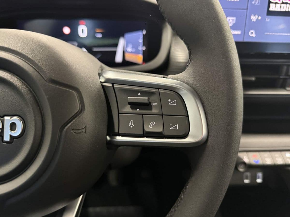 2025 Jeep Avenger - 9