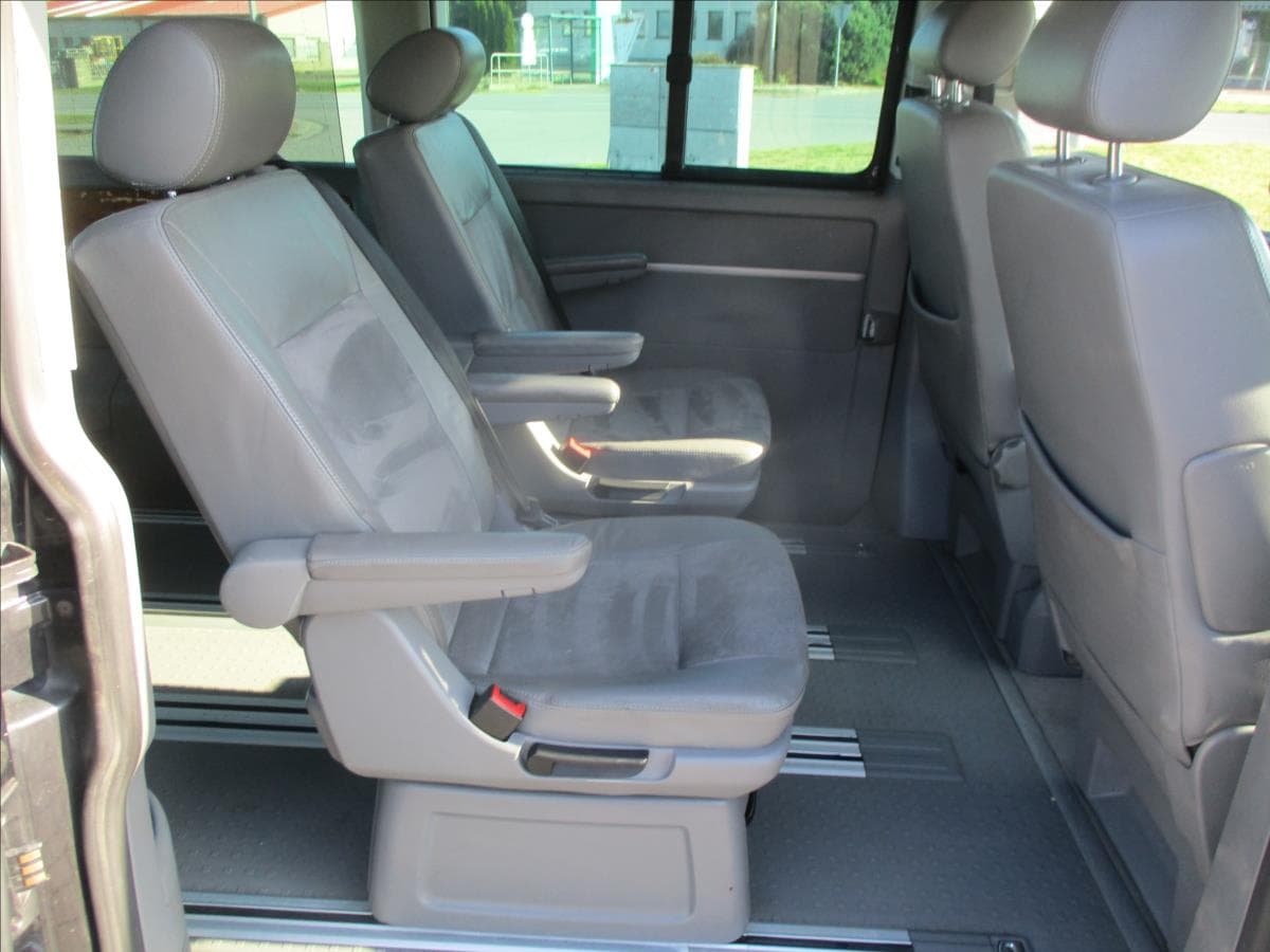 2005 Volkswagen Multivan - 12