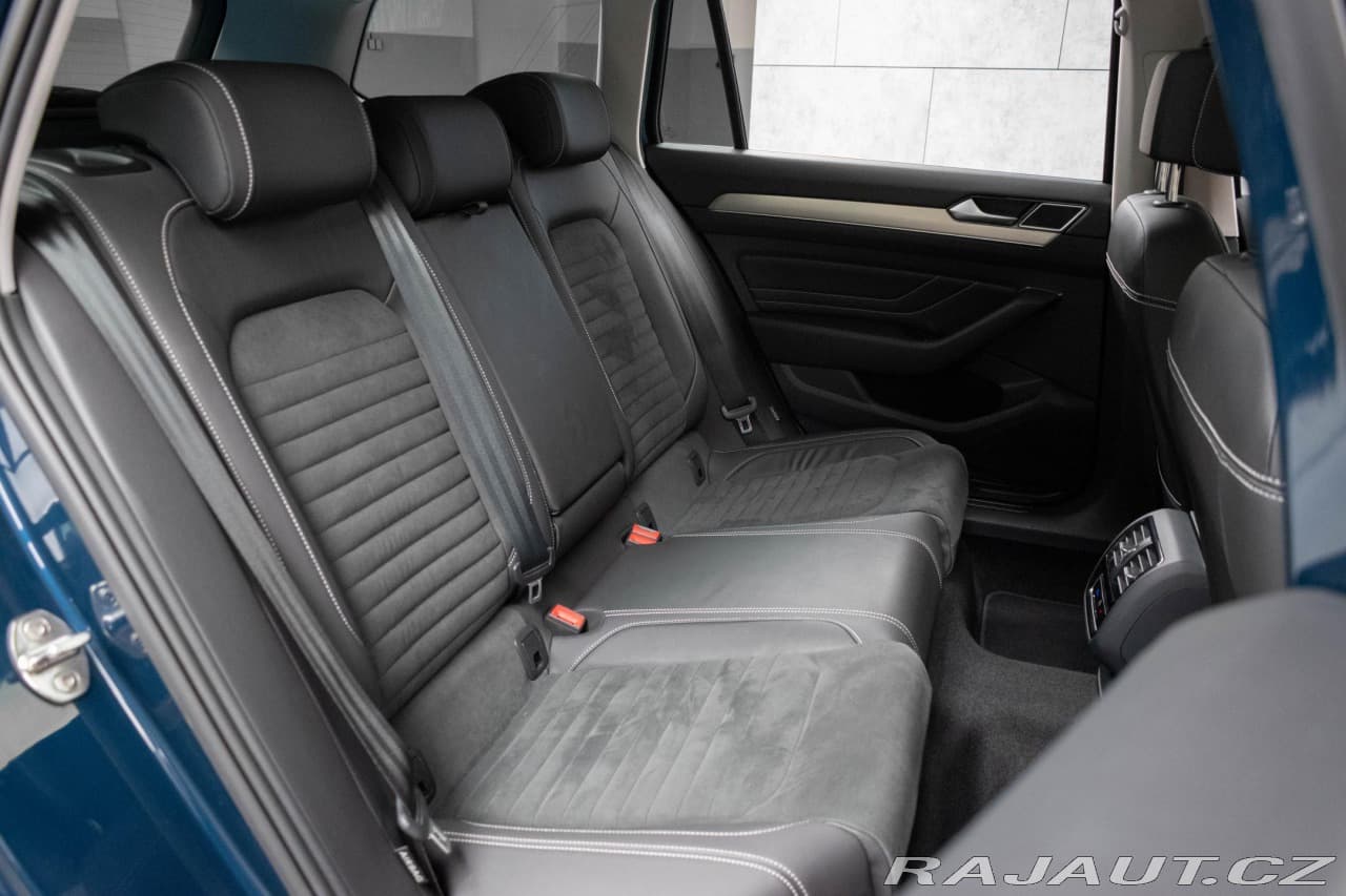 2022 Volkswagen Passat - 12