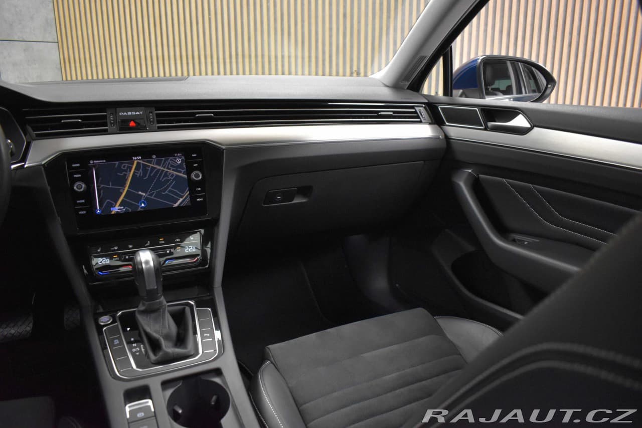 2022 Volkswagen Passat - 9