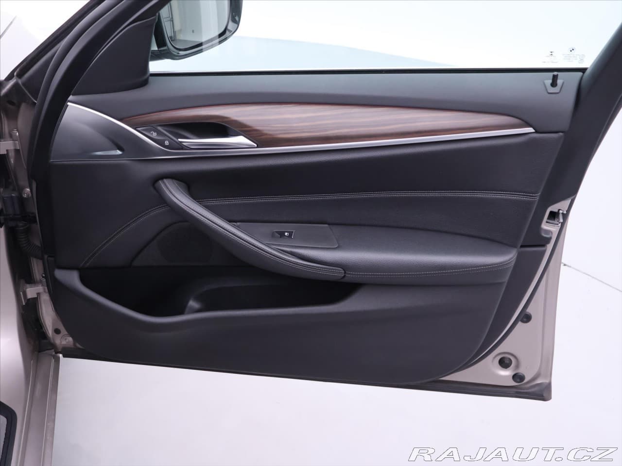 2018 BMW 5-Series - 13