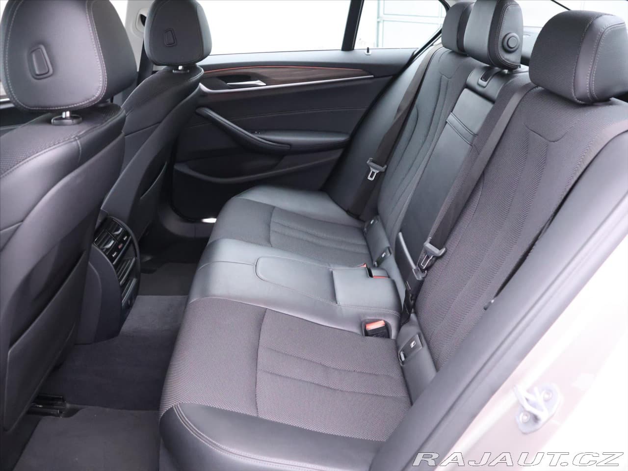 2018 BMW 5-Series - 15