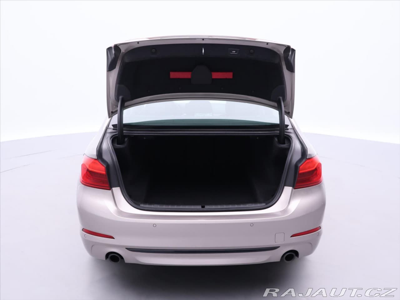 2018 BMW 5-Series - 9