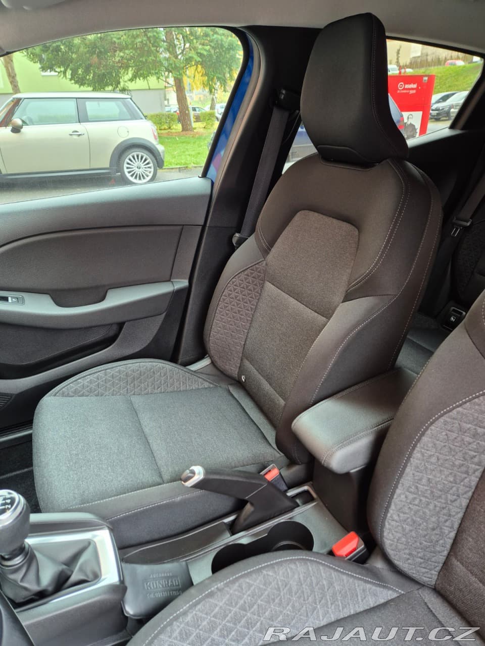 2020 Renault Clio - 20