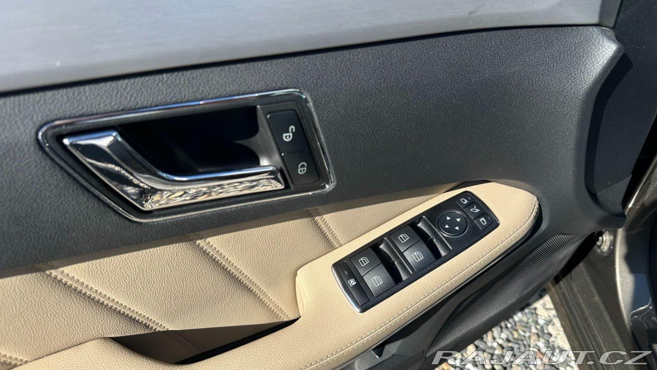 2010 Mercedes-Benz E-Class - 10