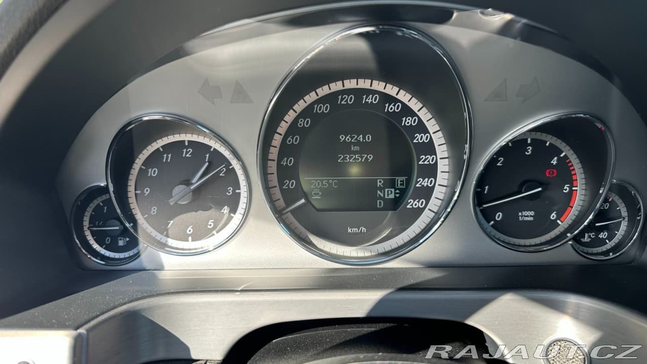 2010 Mercedes-Benz E-Class - 15