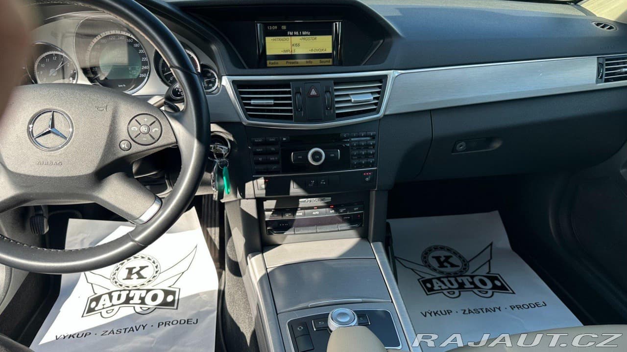 2010 Mercedes-Benz E-Class - 16