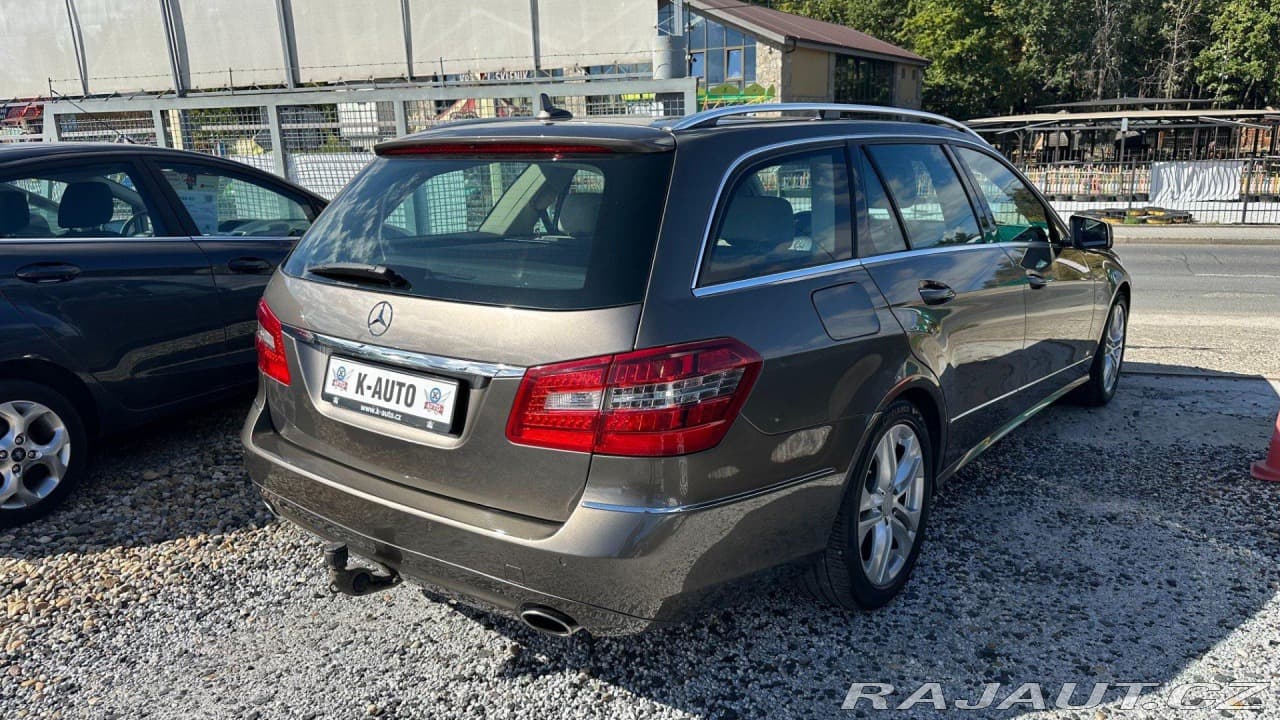 2010 Mercedes-Benz E-Class - 4