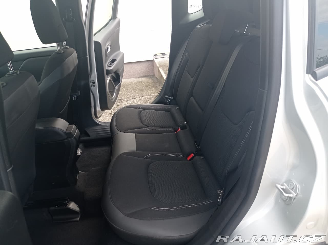 2018 Jeep Renegade - 12