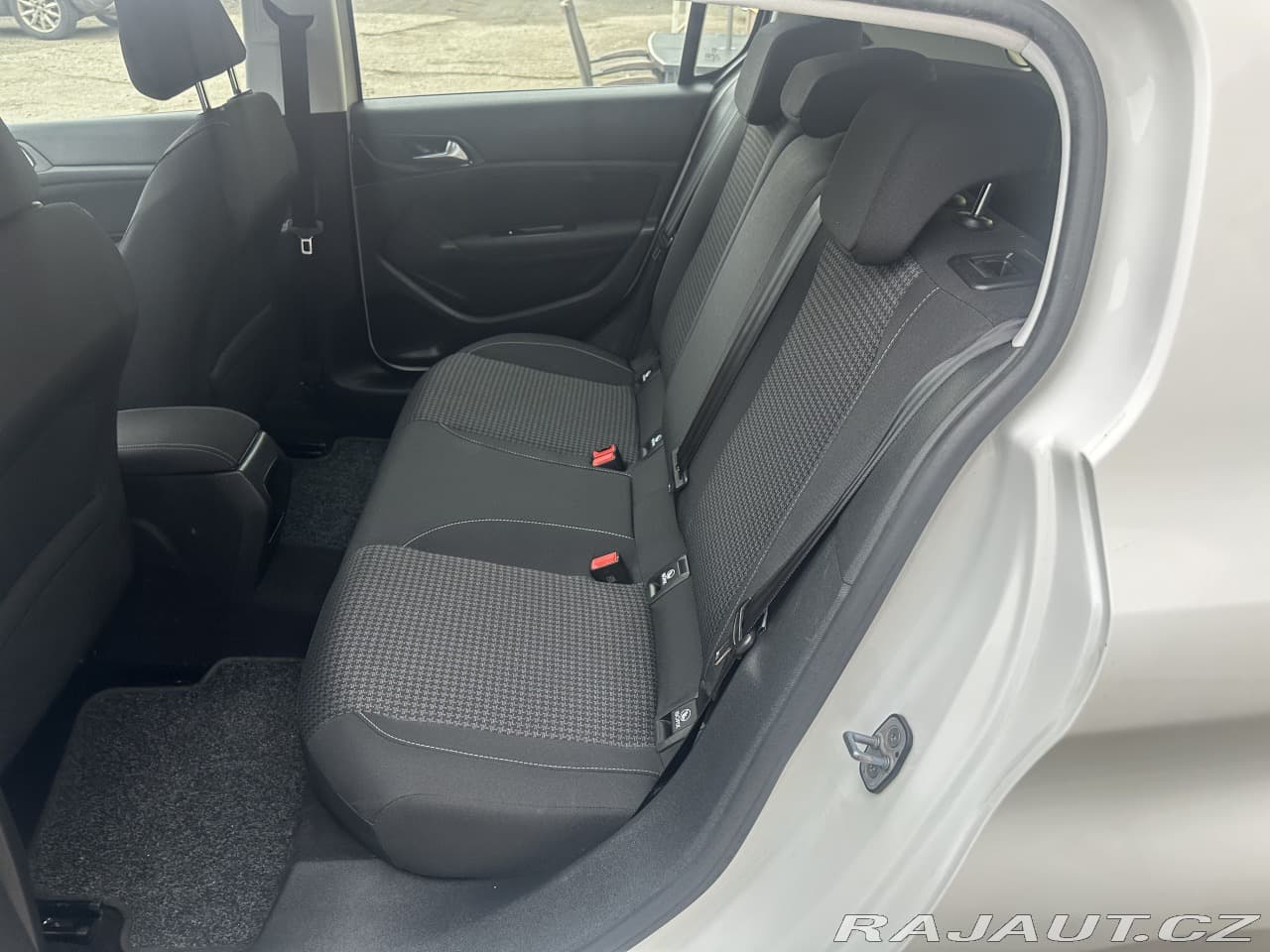 2018 Peugeot 308 - 13