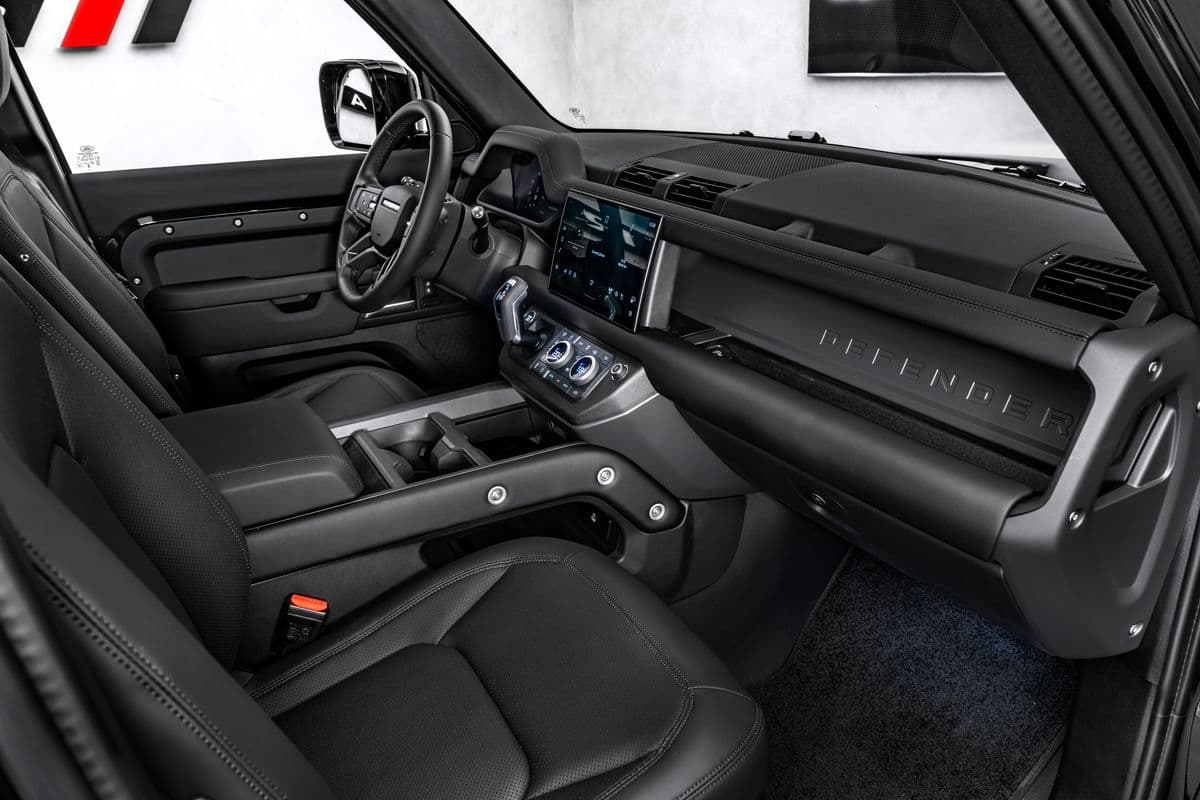 2025 Land Rover Defender - 13