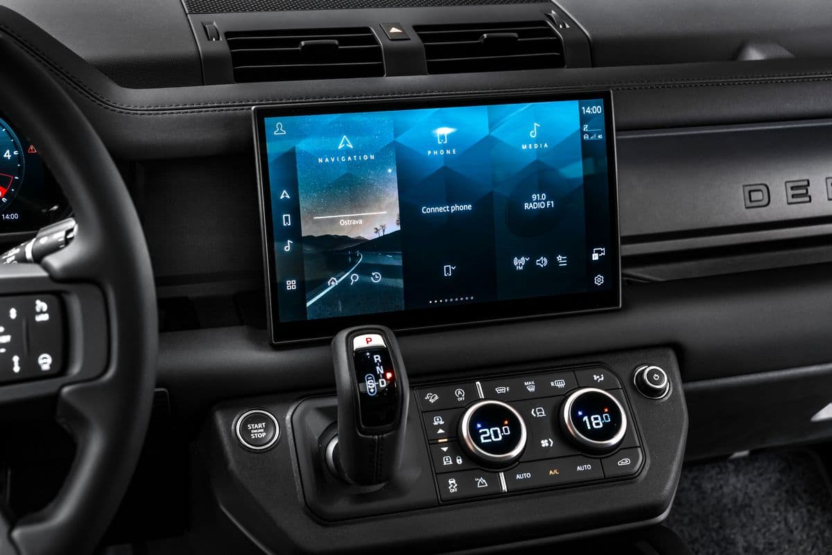 2025 Land Rover Defender - 17