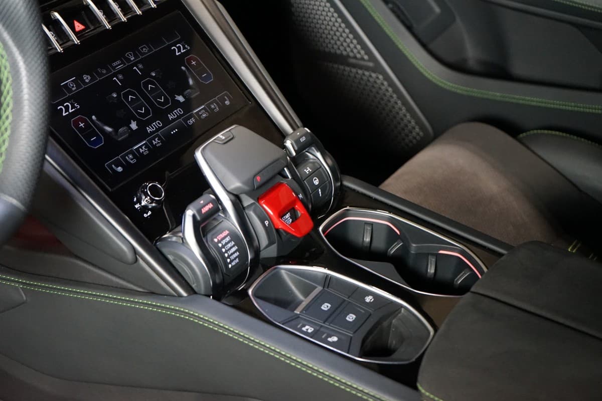 2023 Lamborghini Urus - 12