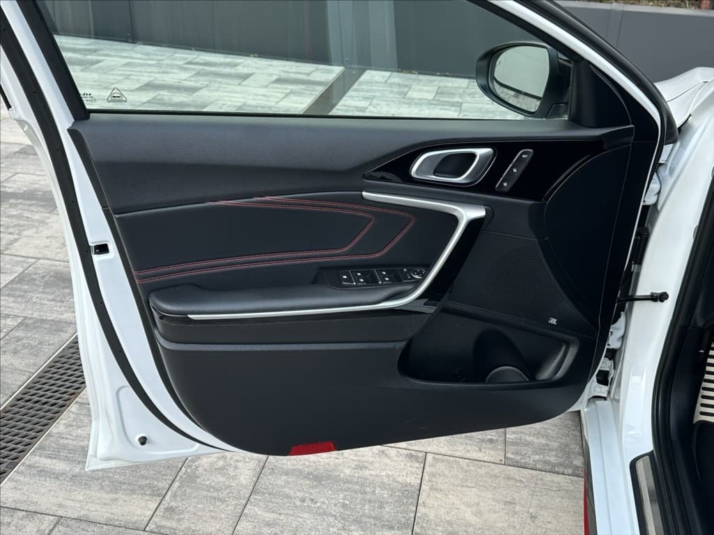 2022 Kia Proceed - 12