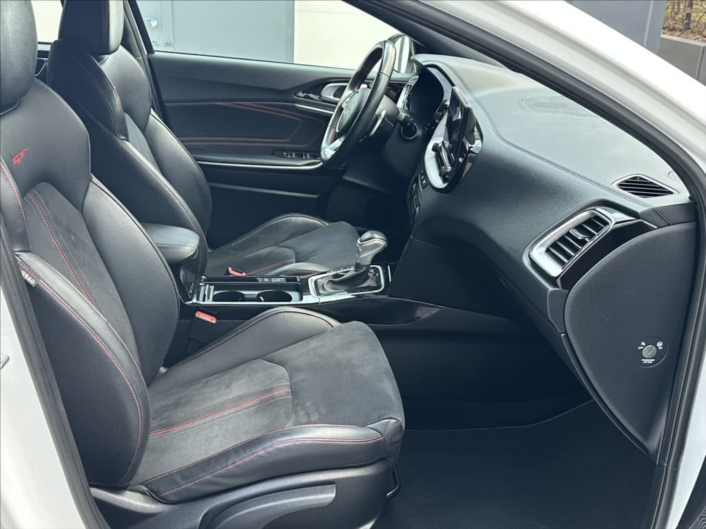 2022 Kia Proceed - 15