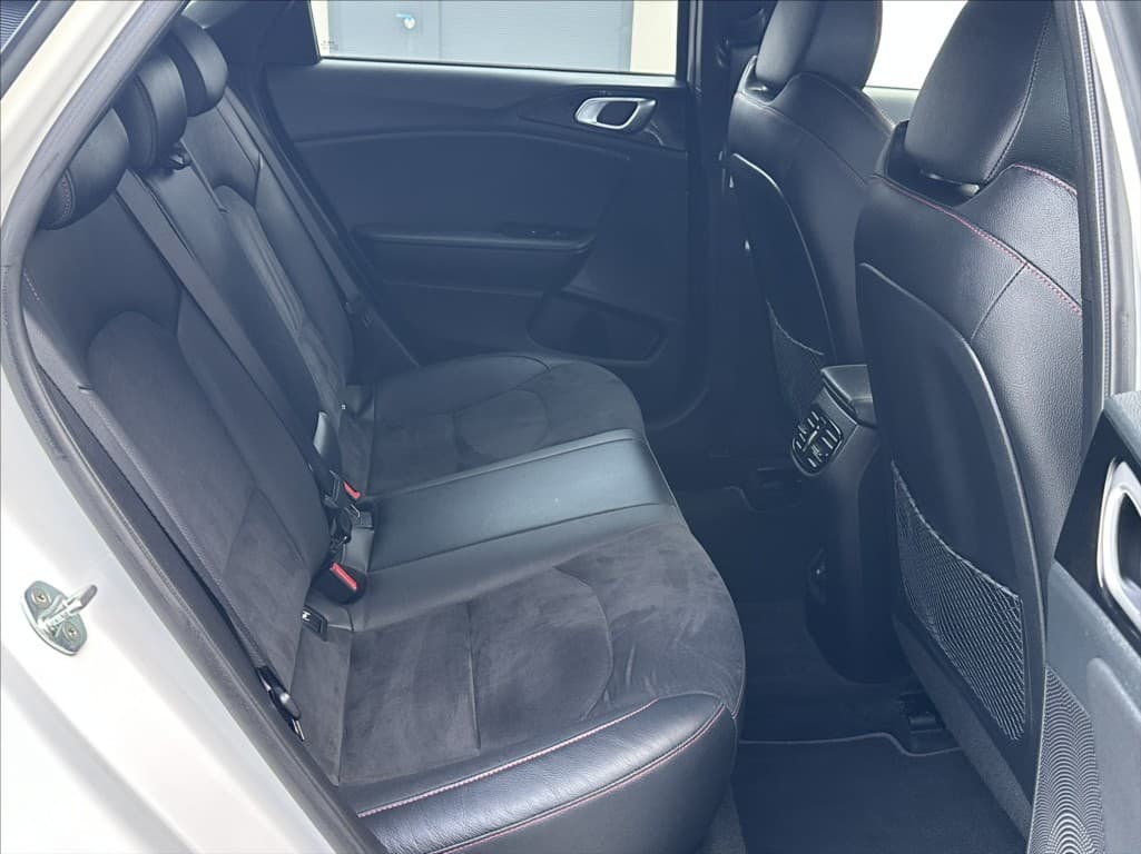 2022 Kia Proceed - 18