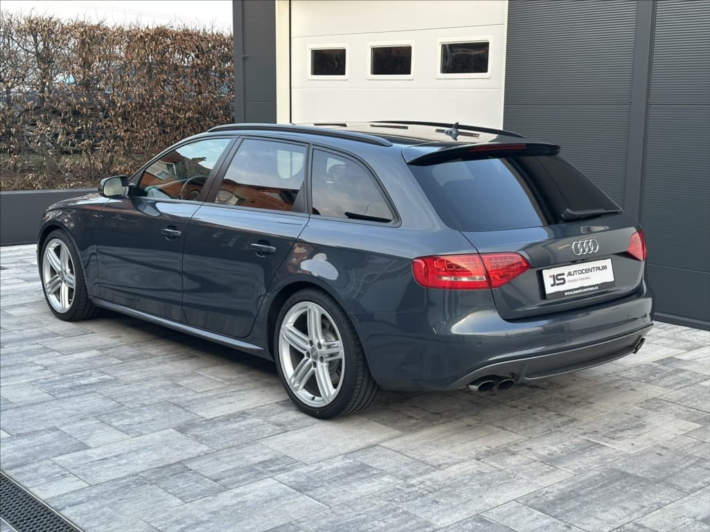 2010 Audi S4 - 8