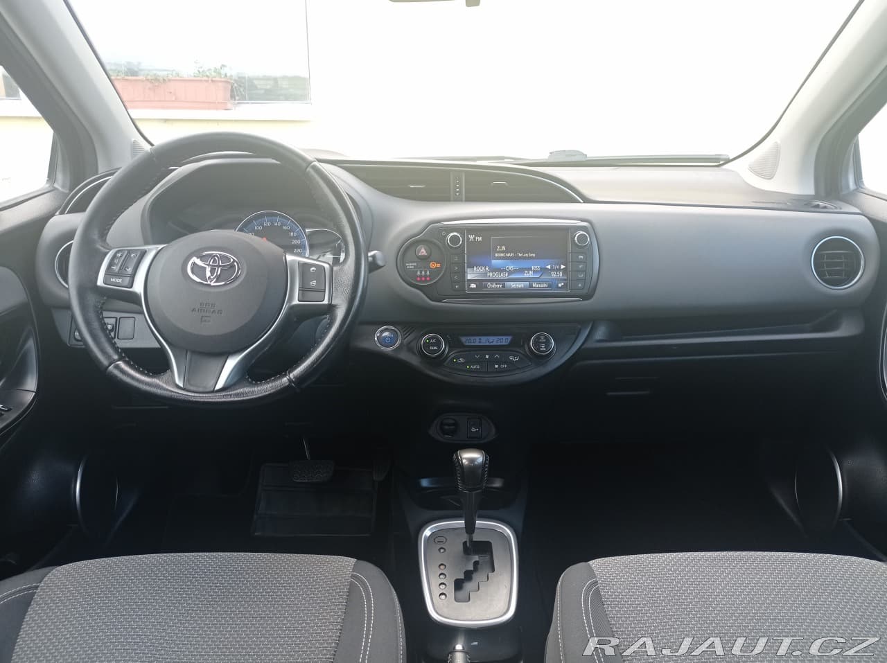 2016 Toyota Yaris - 14