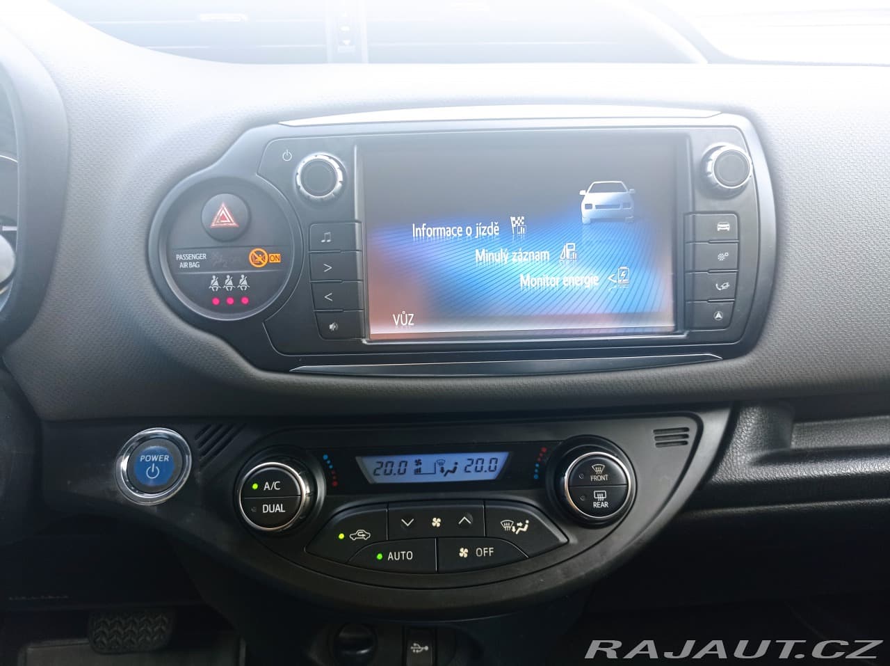 2016 Toyota Yaris - 16