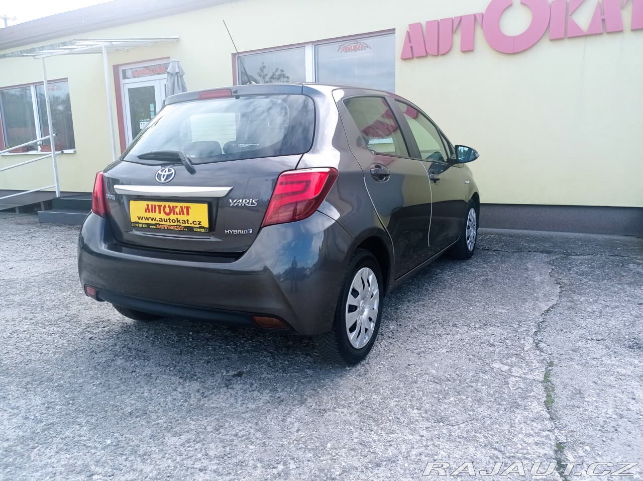 2016 Toyota Yaris - 3