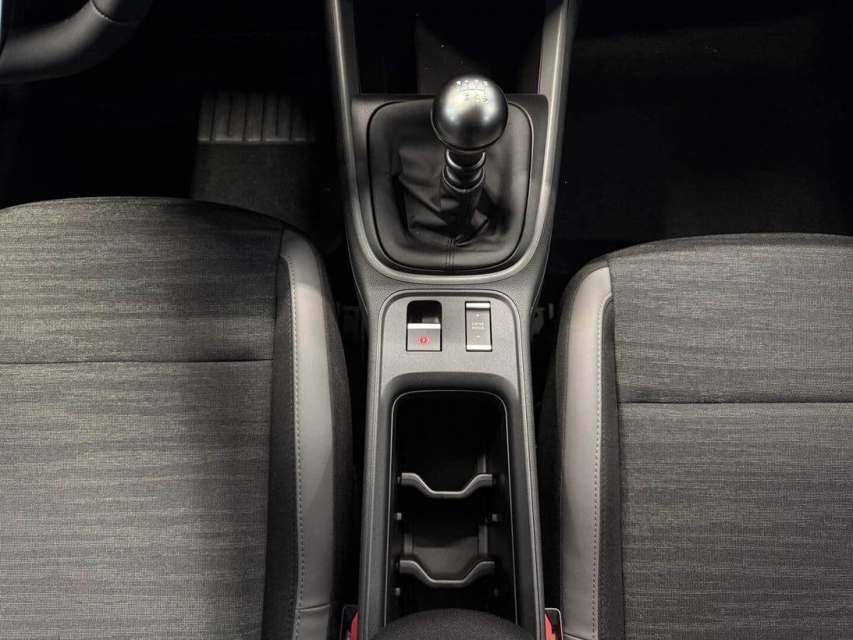 2025 Jeep Avenger - 14