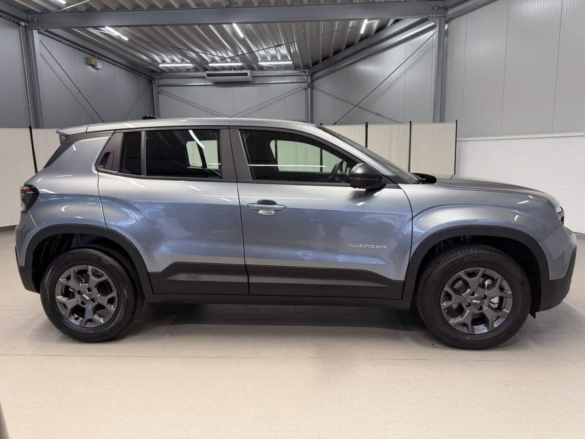 2025 Jeep Avenger - 5