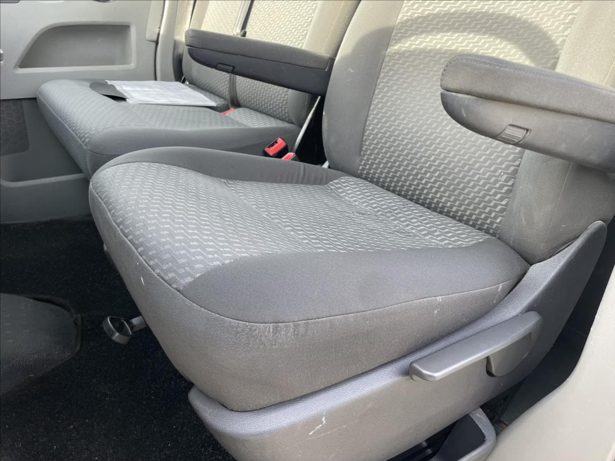 2013 Volkswagen Transporter - 18