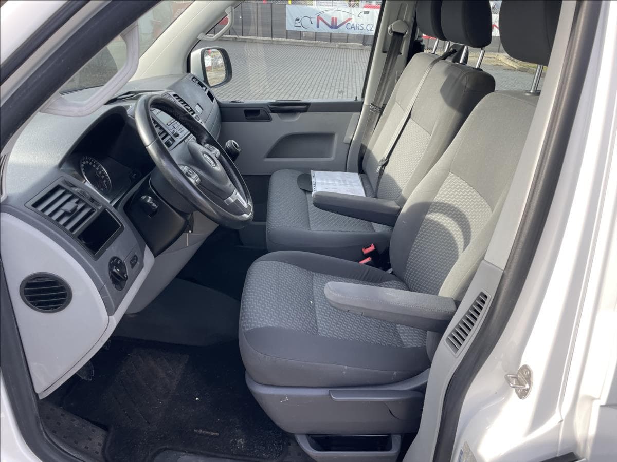 2013 Volkswagen Transporter - 7