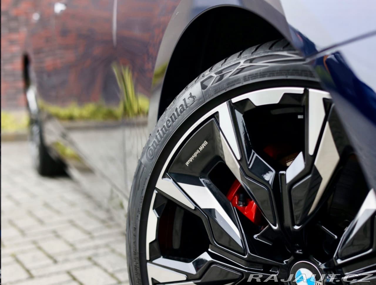 2025 BMW 5-Series - 17