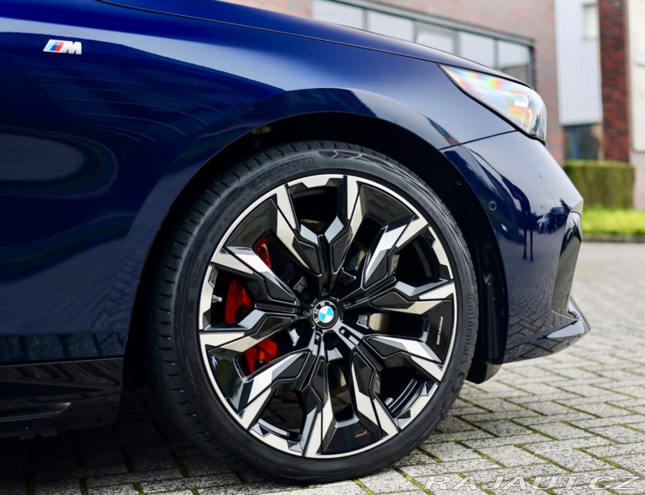 2025 BMW 5-Series - 9