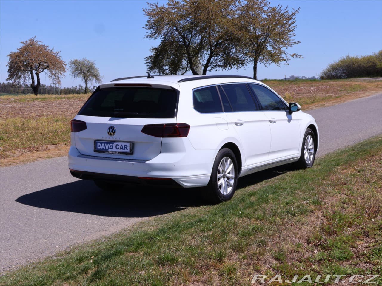 2022 Volkswagen PASSAT - 7