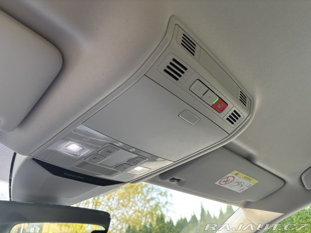 2022 Volkswagen Passat - 12