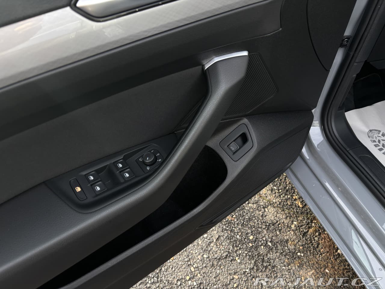 2022 Volkswagen Passat - 16