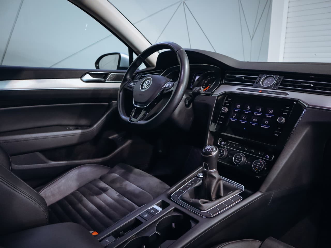 2019 Volkswagen Passat - 11