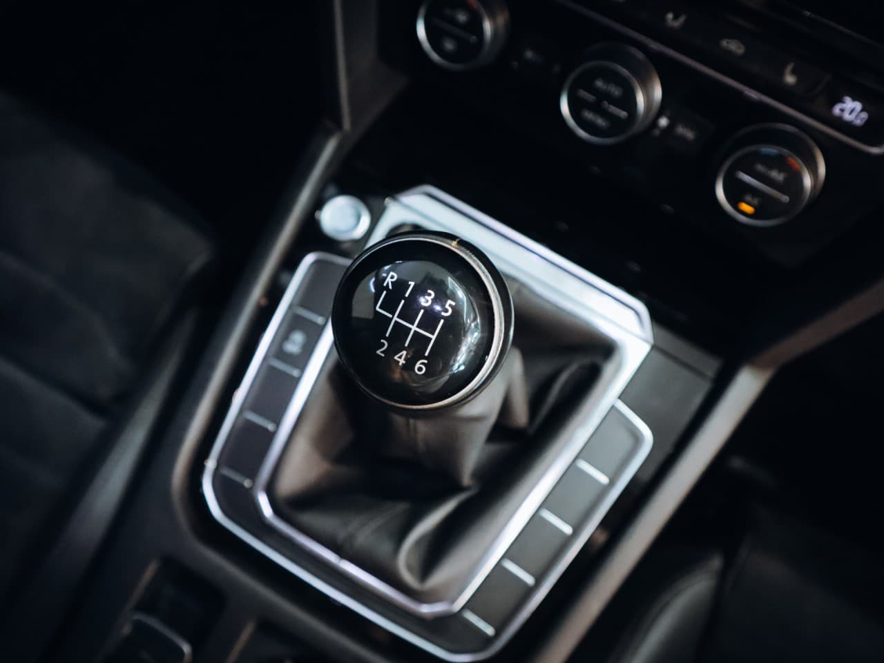 2019 Volkswagen Passat - 13