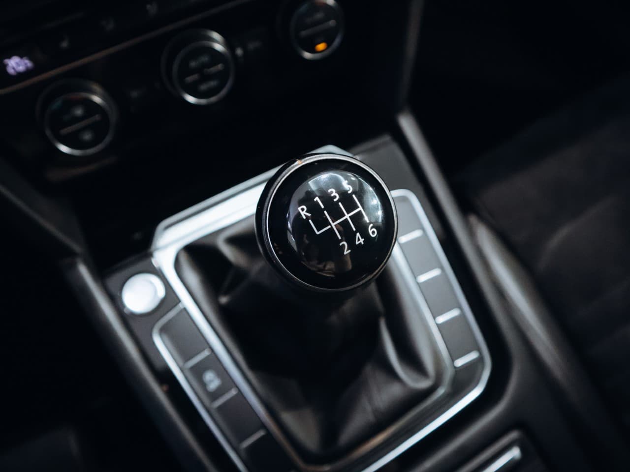 2019 Volkswagen Passat - 15