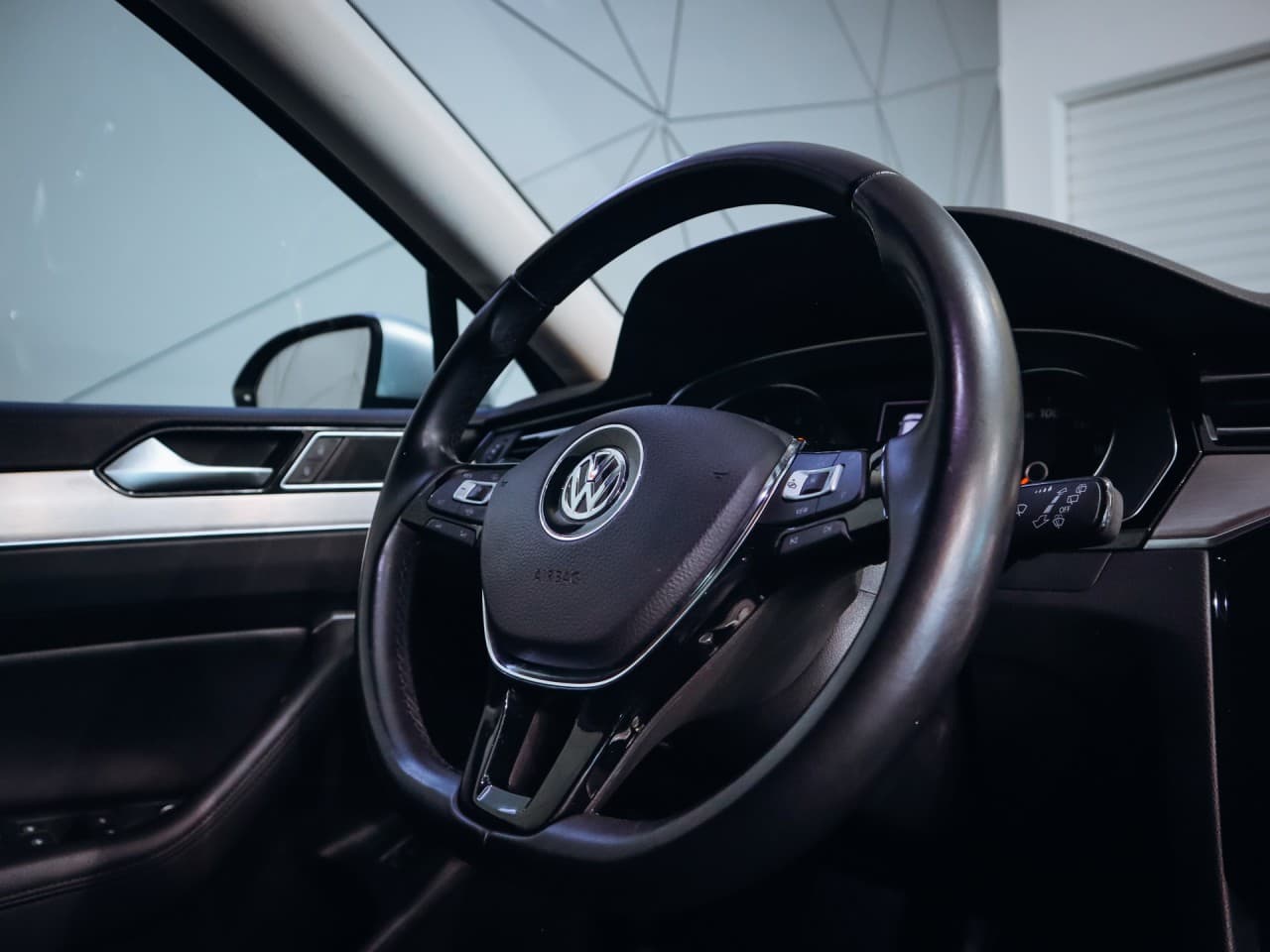 2019 Volkswagen Passat - 18