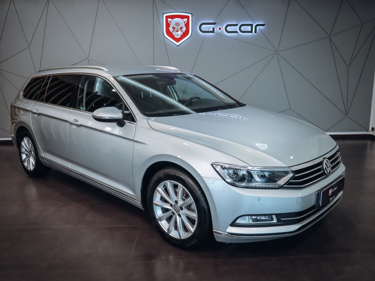 2019 Volkswagen Passat - 2
