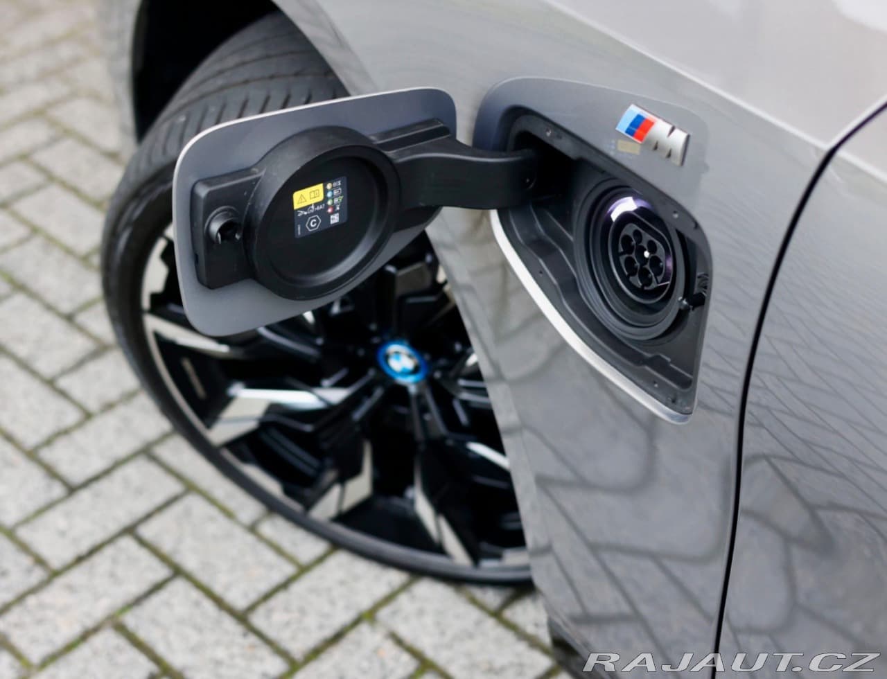 2025 BMW 5-Series - 11